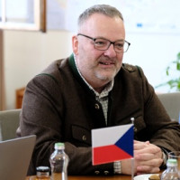 Ministr dopravy jednal se slovinským velvyslancem o nákladní železnici i přímém leteckém spojení